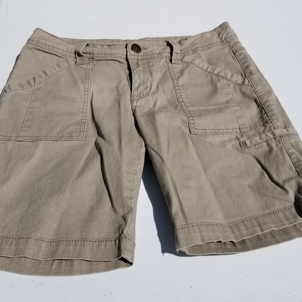 Women's Khaki Twill Cargo Shorts